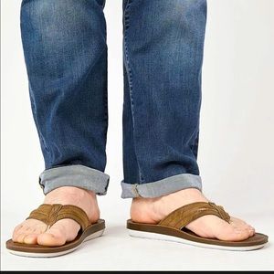 Alpine Design Men’s Leather Flip Flop Sandals NEW
